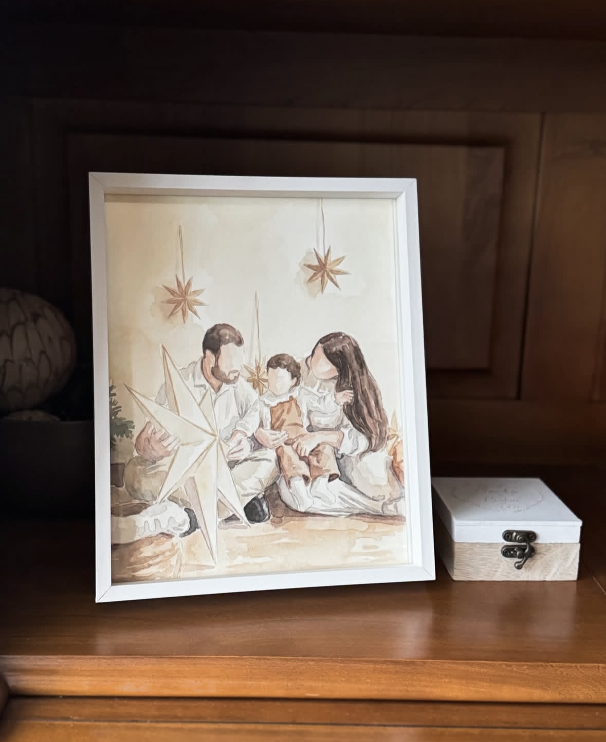 Lámina personalizada en acuarela de familia con estrella y decoración navideña