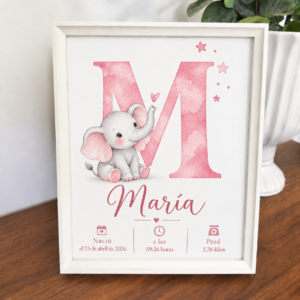 Lámina de nacimiento personalizada con inicial M y elefante en acuarela rosa, enmarcada en blanco